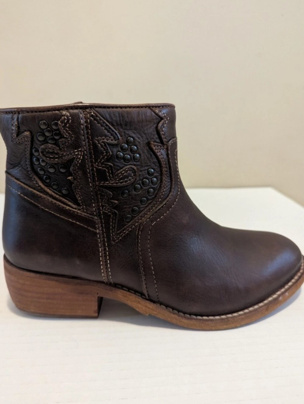 Taos Leather Dove studded western leather ankle Boots EU 36 / US 5 - 5.5